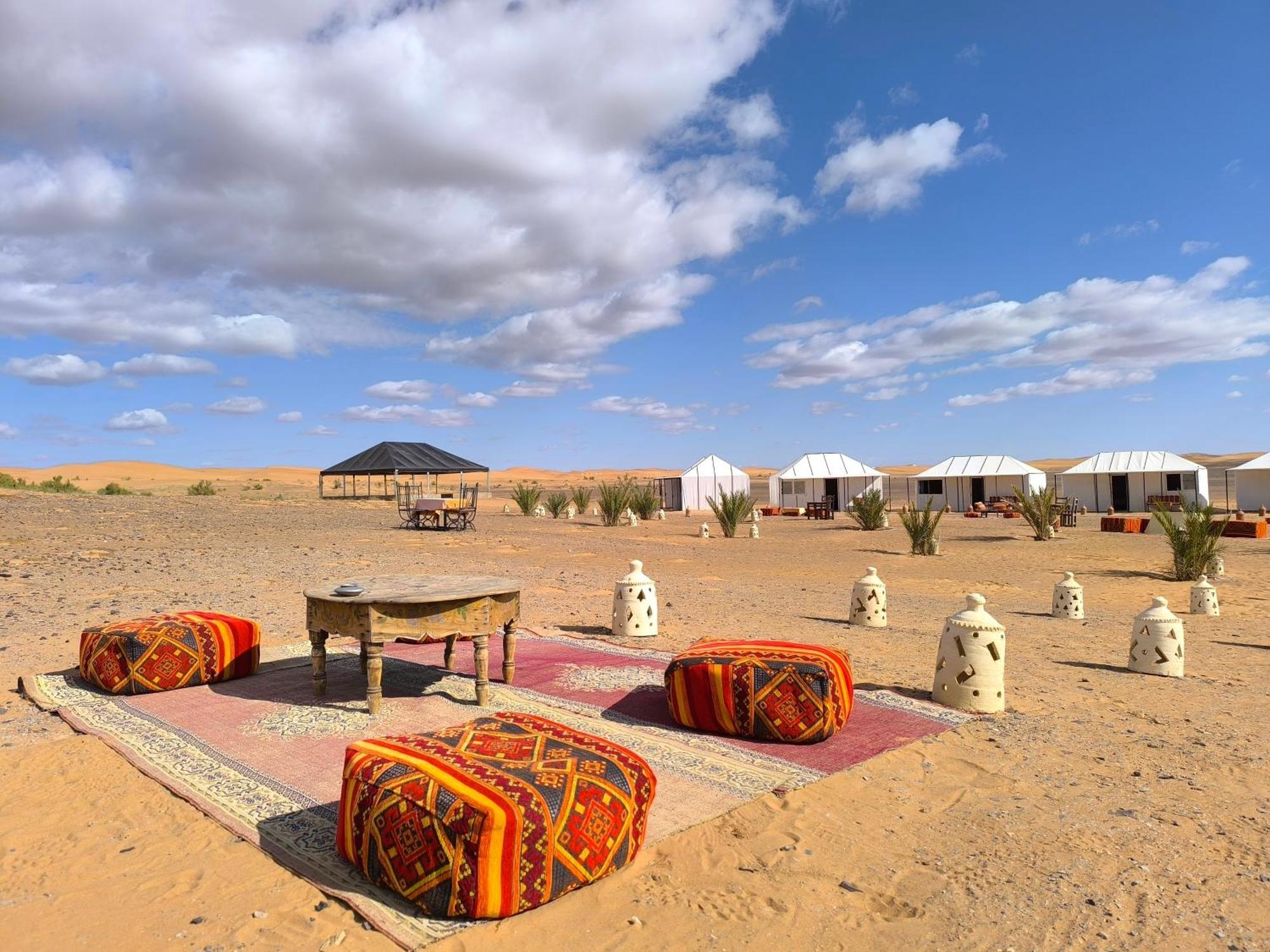 ホテル Luxury Bega Camp メルズーガ エクステリア 写真
