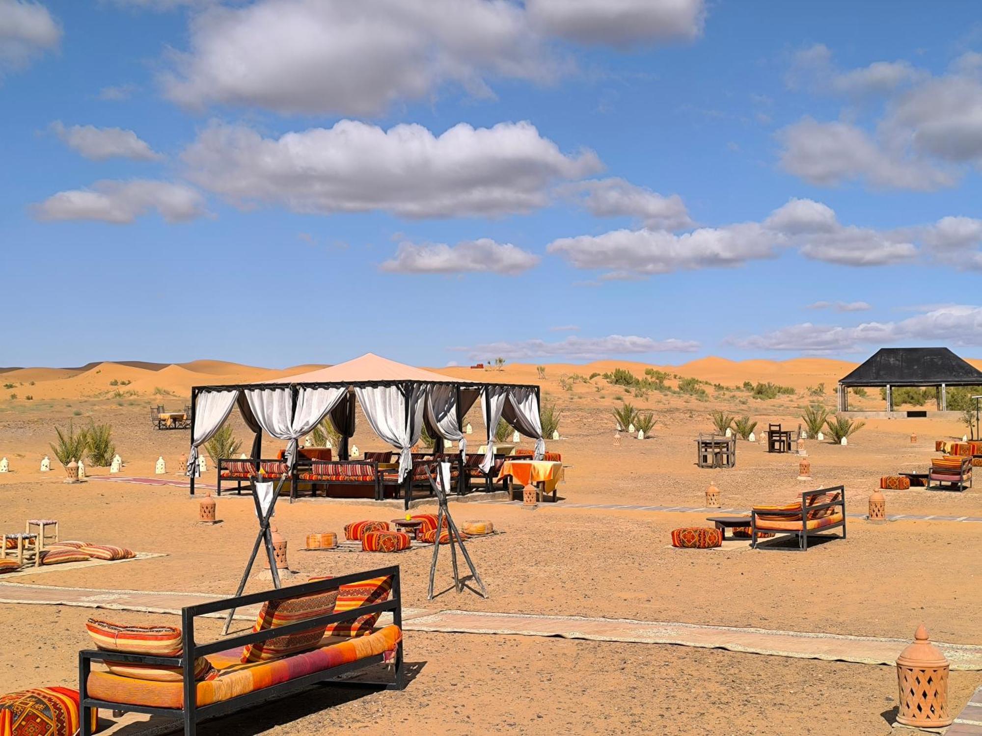 ホテル Luxury Bega Camp メルズーガ エクステリア 写真