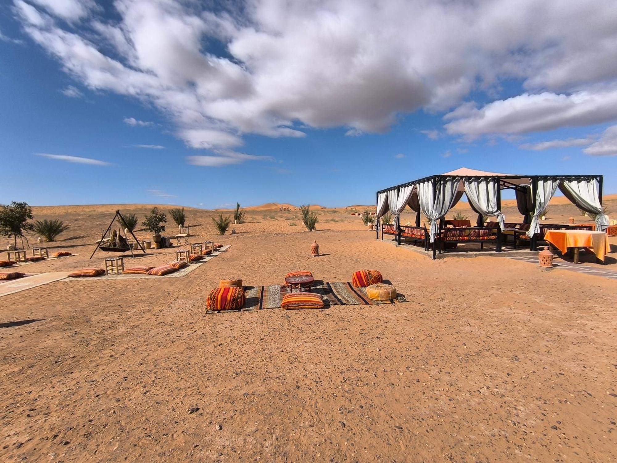 ホテル Luxury Bega Camp メルズーガ エクステリア 写真