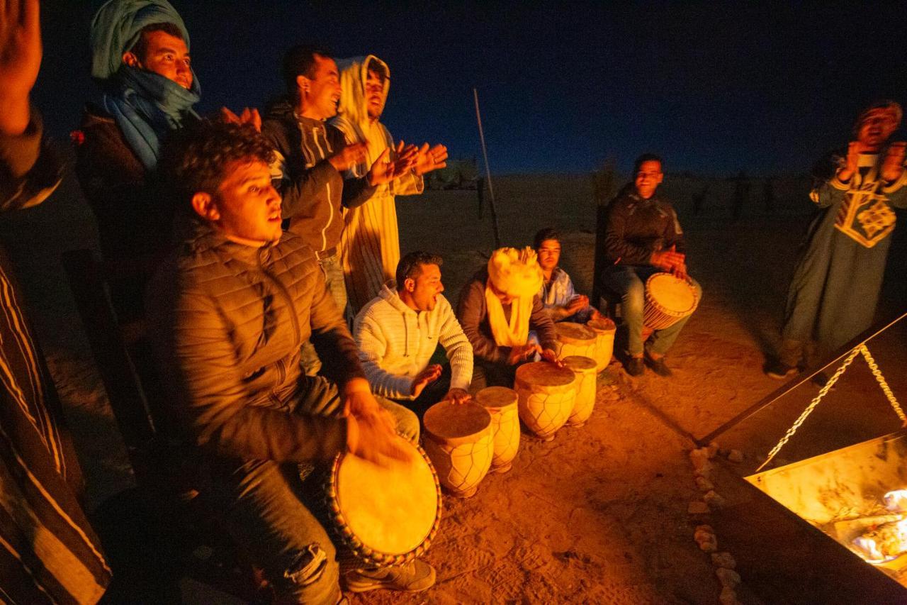 ホテル Luxury Bega Camp メルズーガ エクステリア 写真